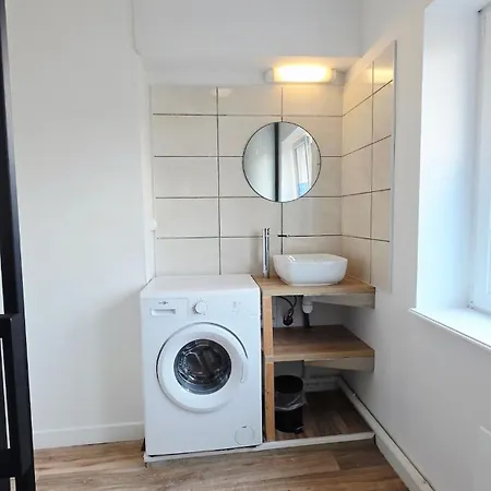 Le Miel D'opale - Ferry, Shuttle And カレー